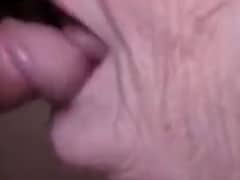80 jährige Mundfotze zeigt hier was sie kann